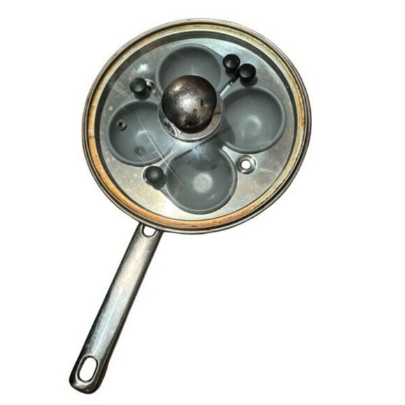 Le Gourmet Chef 18/10 Stainless Steel Egg Poacher Frying Pan With Lid - Picture 2 of 11